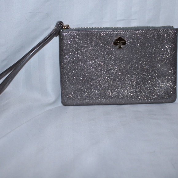 kate spade Handbags - NWOT Kate Spade Wristlet